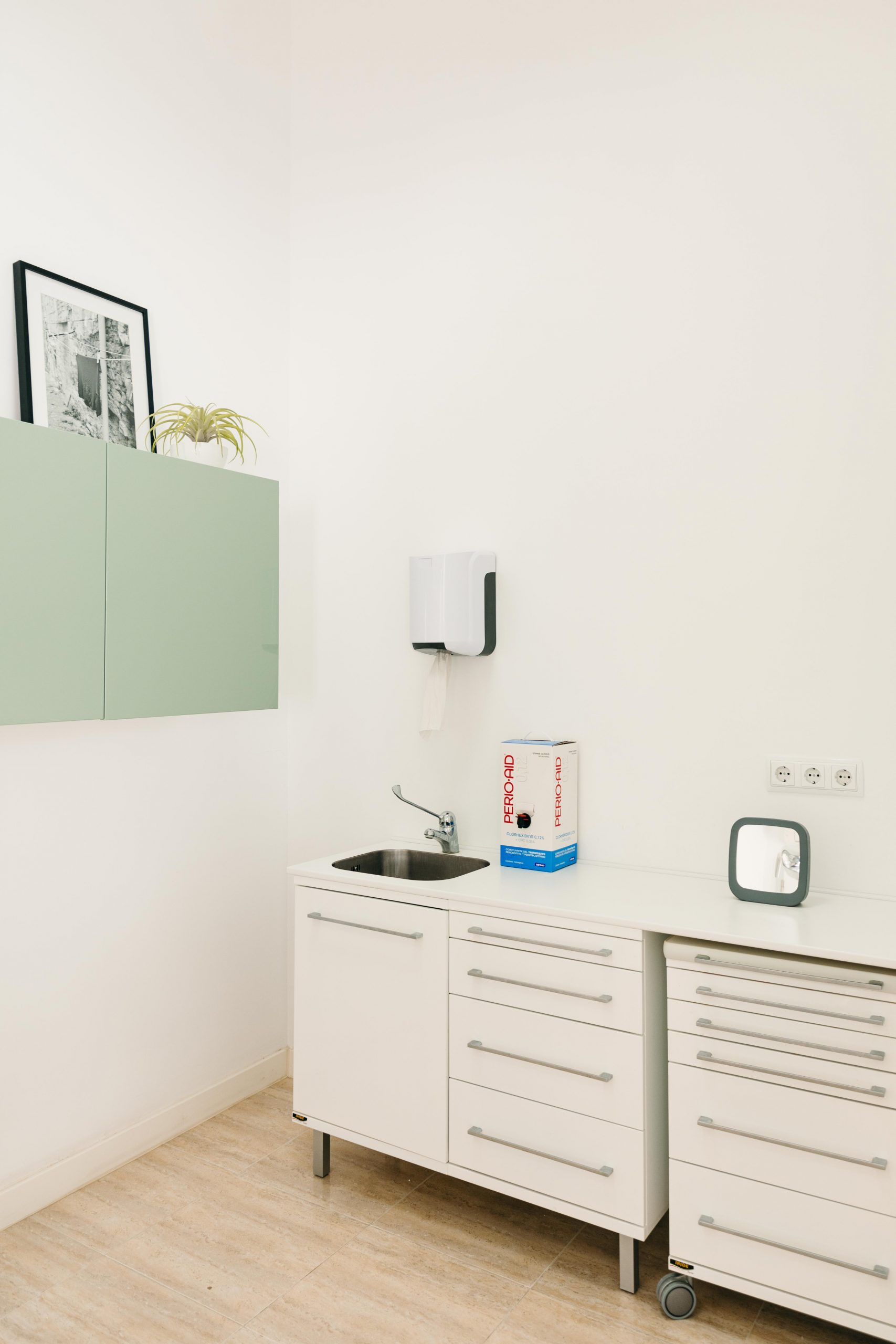Box dental